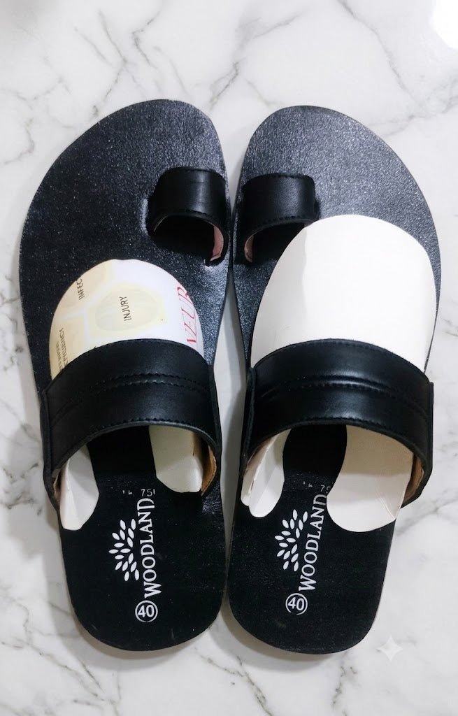 ✨ Woodland Premium Classic Black Toe-Ring Sandals ✨ (স্টাইলিশ লুক, প্রতিদিনের জন্য সেরা পছন্দ)